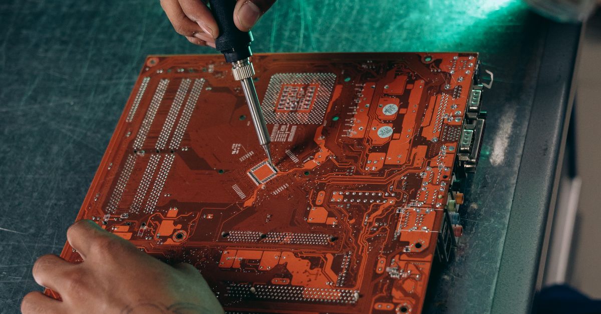 Using Online Tools for Checking Hardware Compatibility